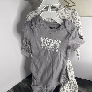 DKNY Kids Gray and White Bodysuit Set​